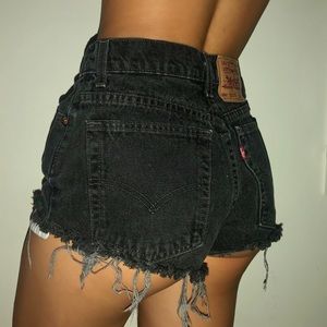 High-waist 550 Levi’s Cutoff Denim Shorts